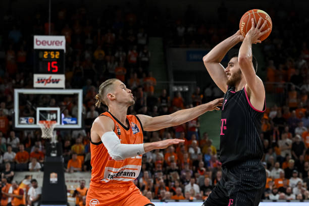 攻和高效的 攻和高效的