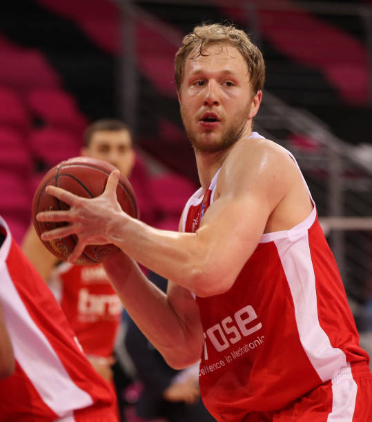 供至关重要 供至关重要